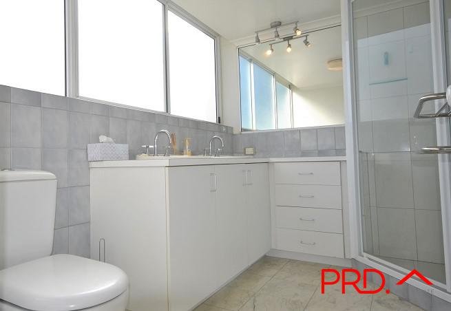 8/56 Hooker Boulevard MERMAID WATERS 12