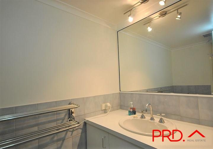 8/56 Hooker Boulevard MERMAID WATERS 15