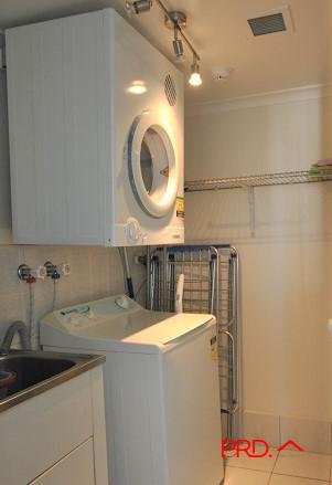8/56 Hooker Boulevard MERMAID WATERS 16