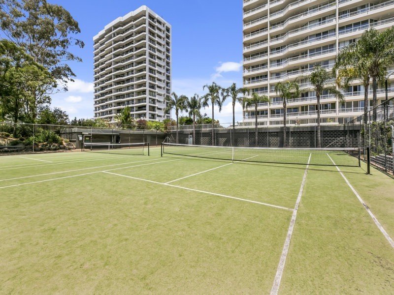 8/56 Hooker Boulevard MERMAID WATERS 17