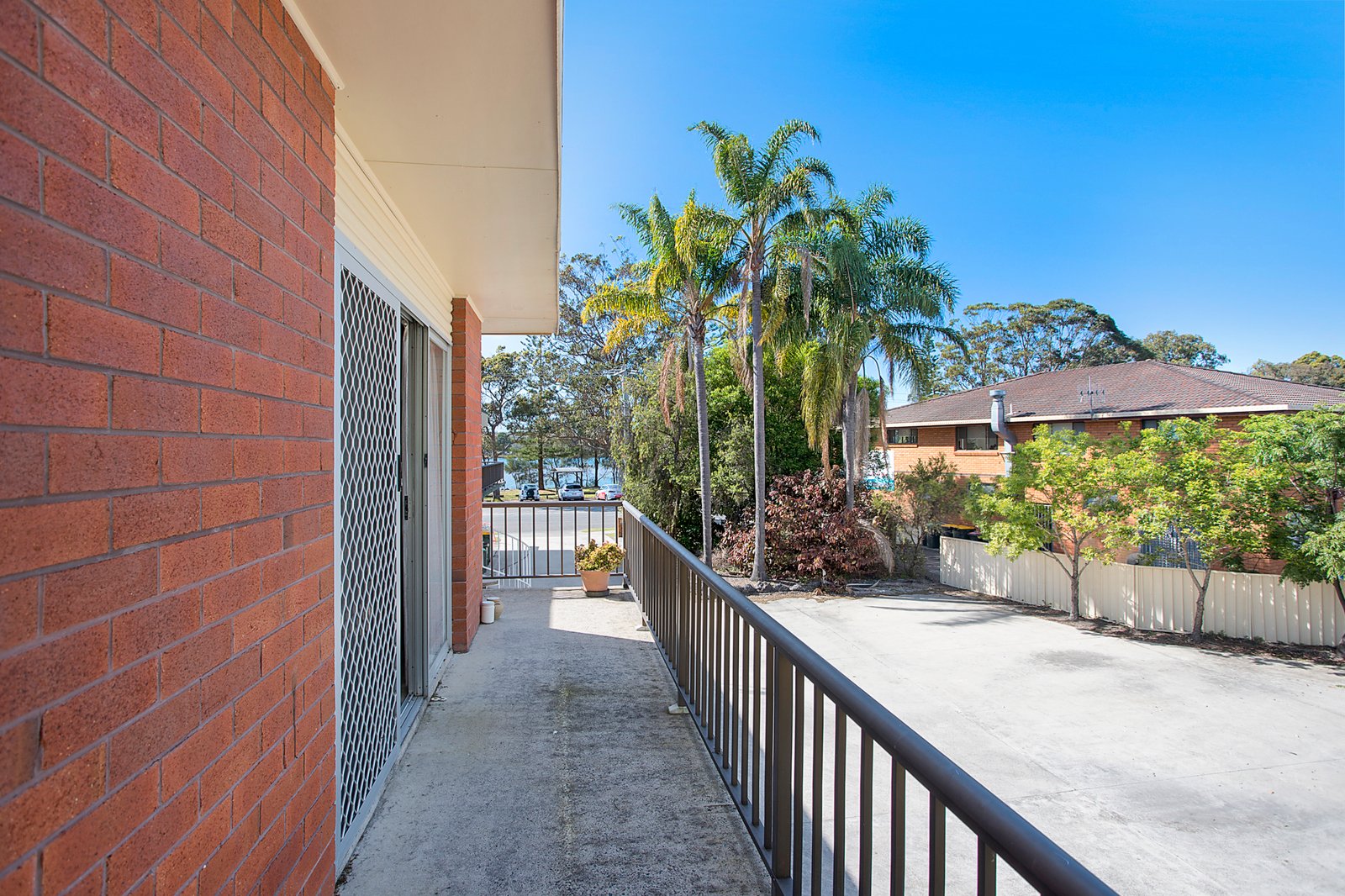 8/563 Ocean Drive NORTH HAVEN 2