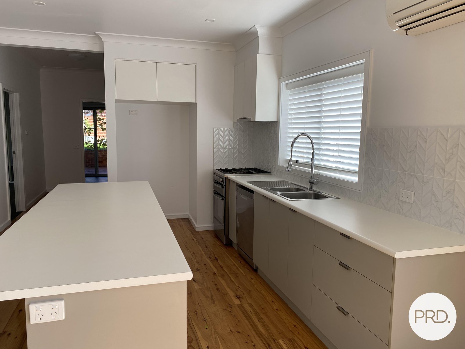 859 Tenbrink Street GLENROY 3
