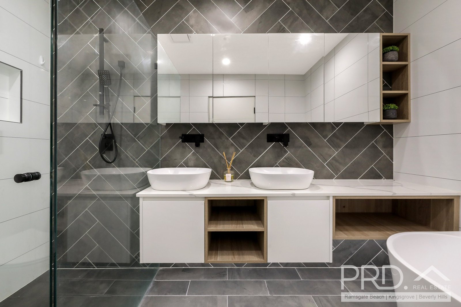 85A Rogers Street KINGSGROVE 8