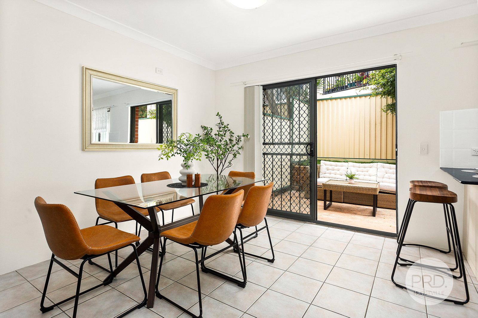 8/6-7 Rena Street SOUTH HURSTVILLE 3