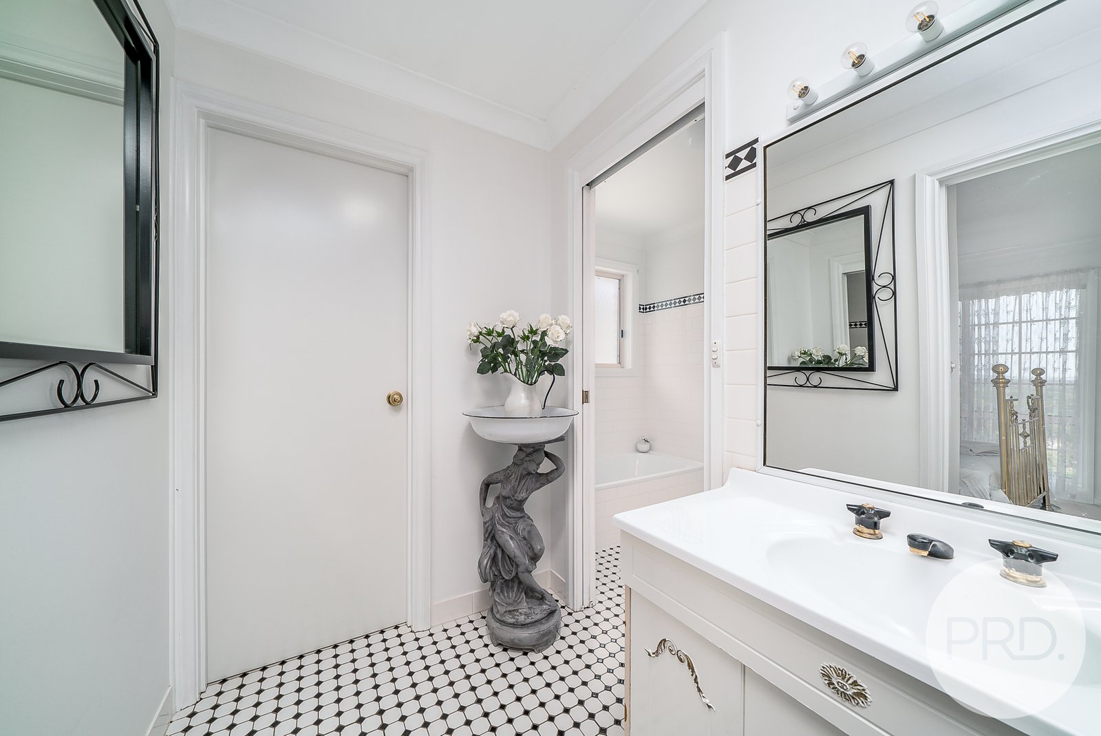 86 Amaroo Street KOORINGAL 19