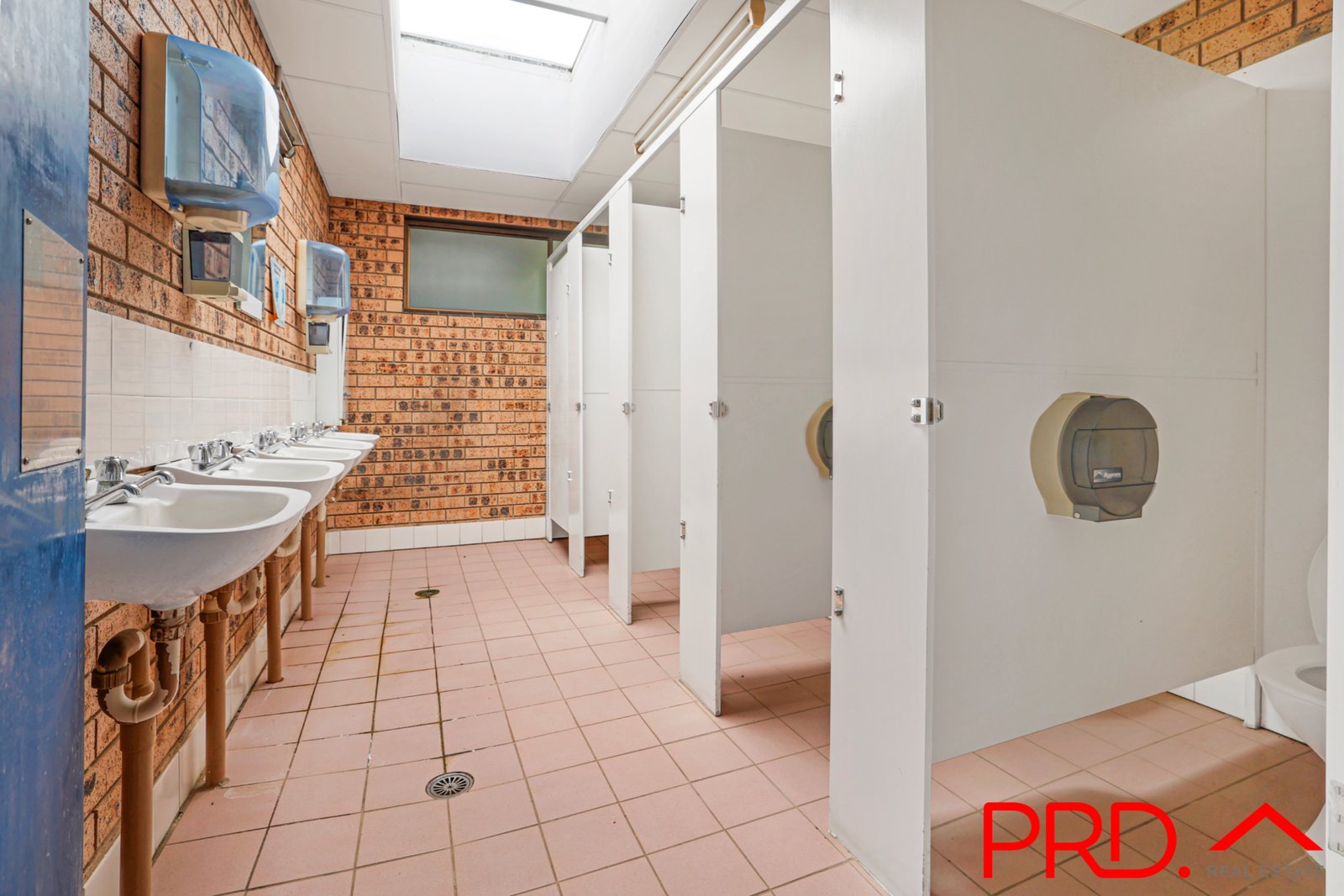 86 Barnes Street TAMWORTH 16