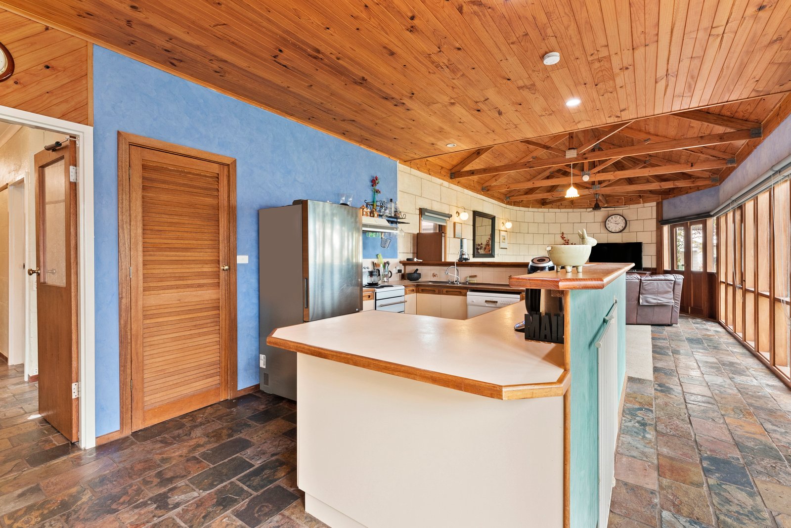Gallery: 86 Bunganowee Drive