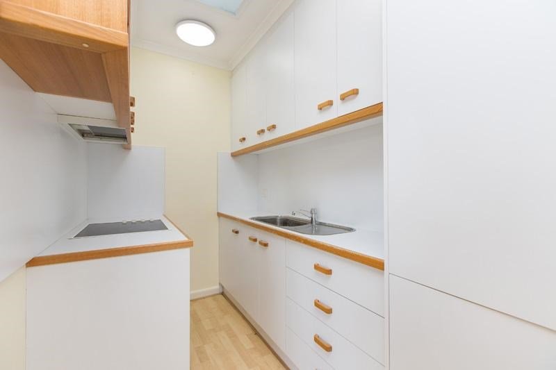 Gallery: 8/6 Byron Street