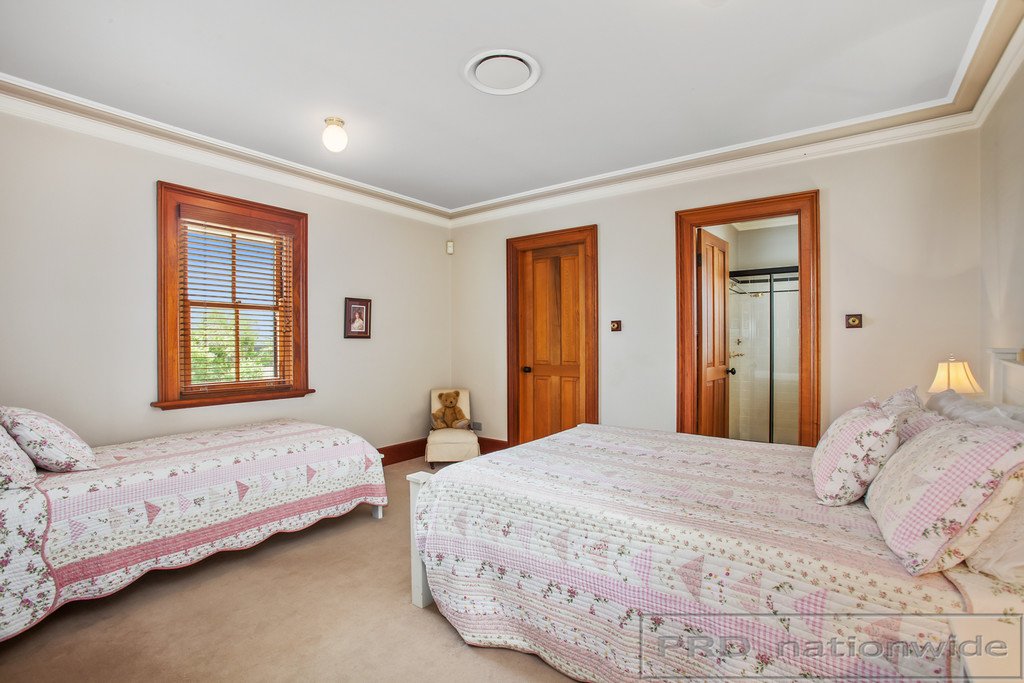 86 Canterbury Drive RAWORTH 13