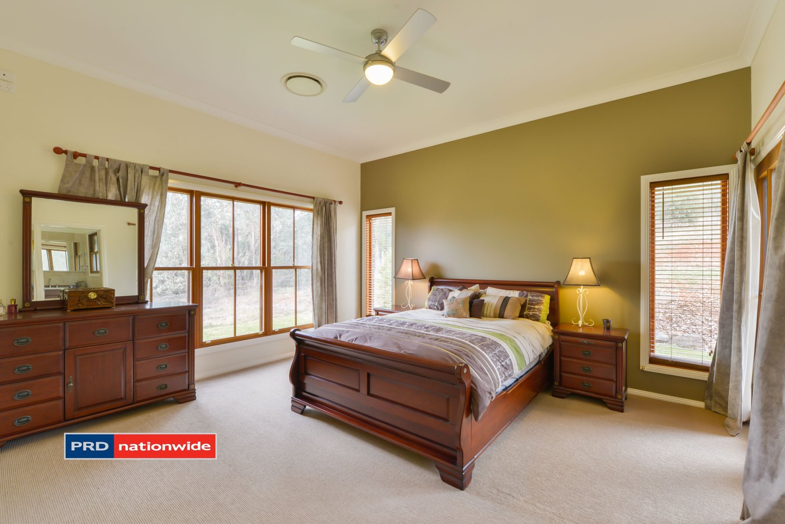 86 Catherine Way TAMWORTH 12