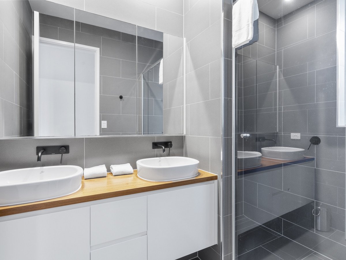 86 Chainey Avenue MIAMI 9