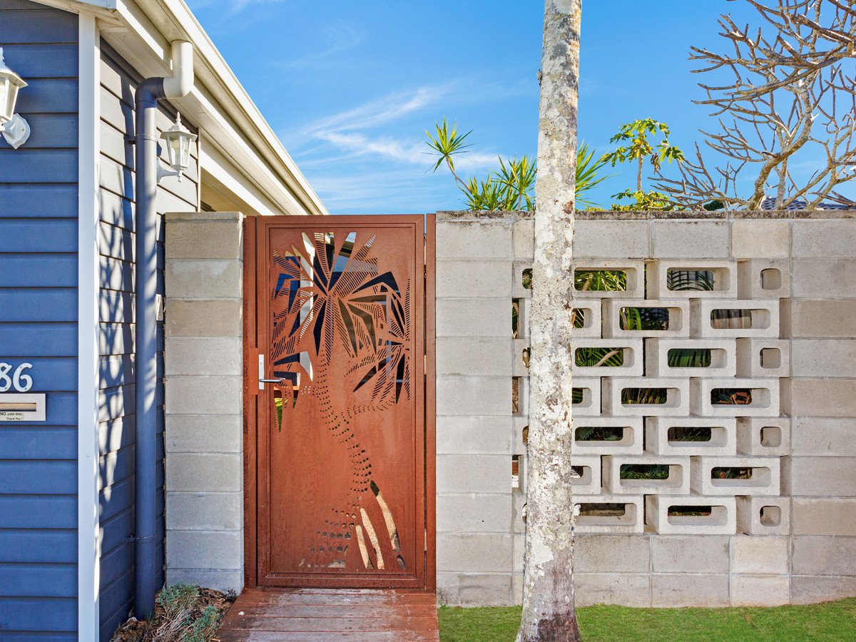 86 Chainey Avenue MIAMI 12