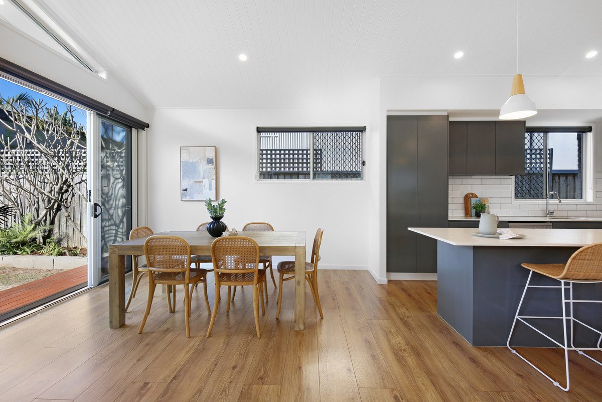 86 Chainey Avenue MIAMI 7