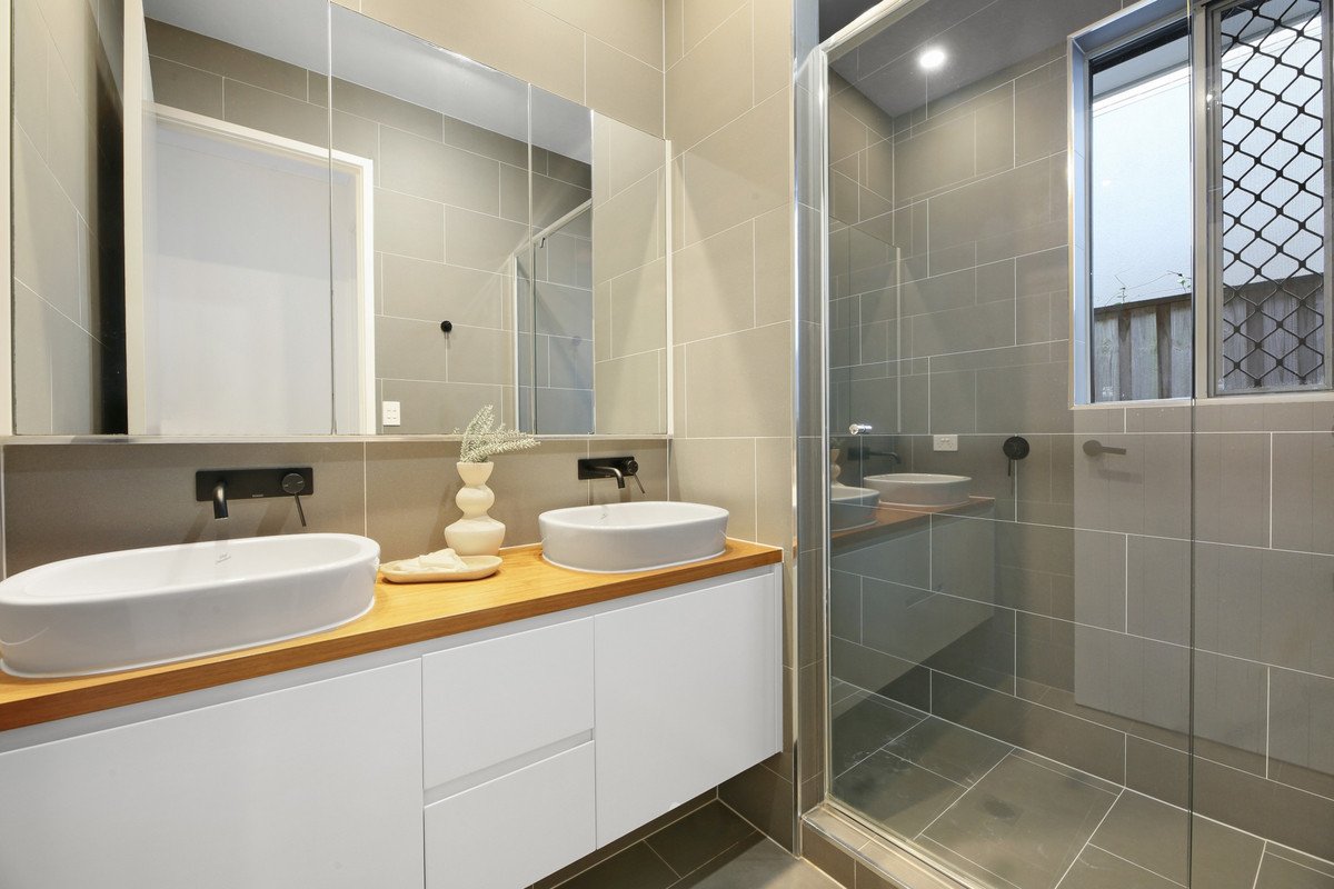 86 Chainey Avenue MIAMI 16