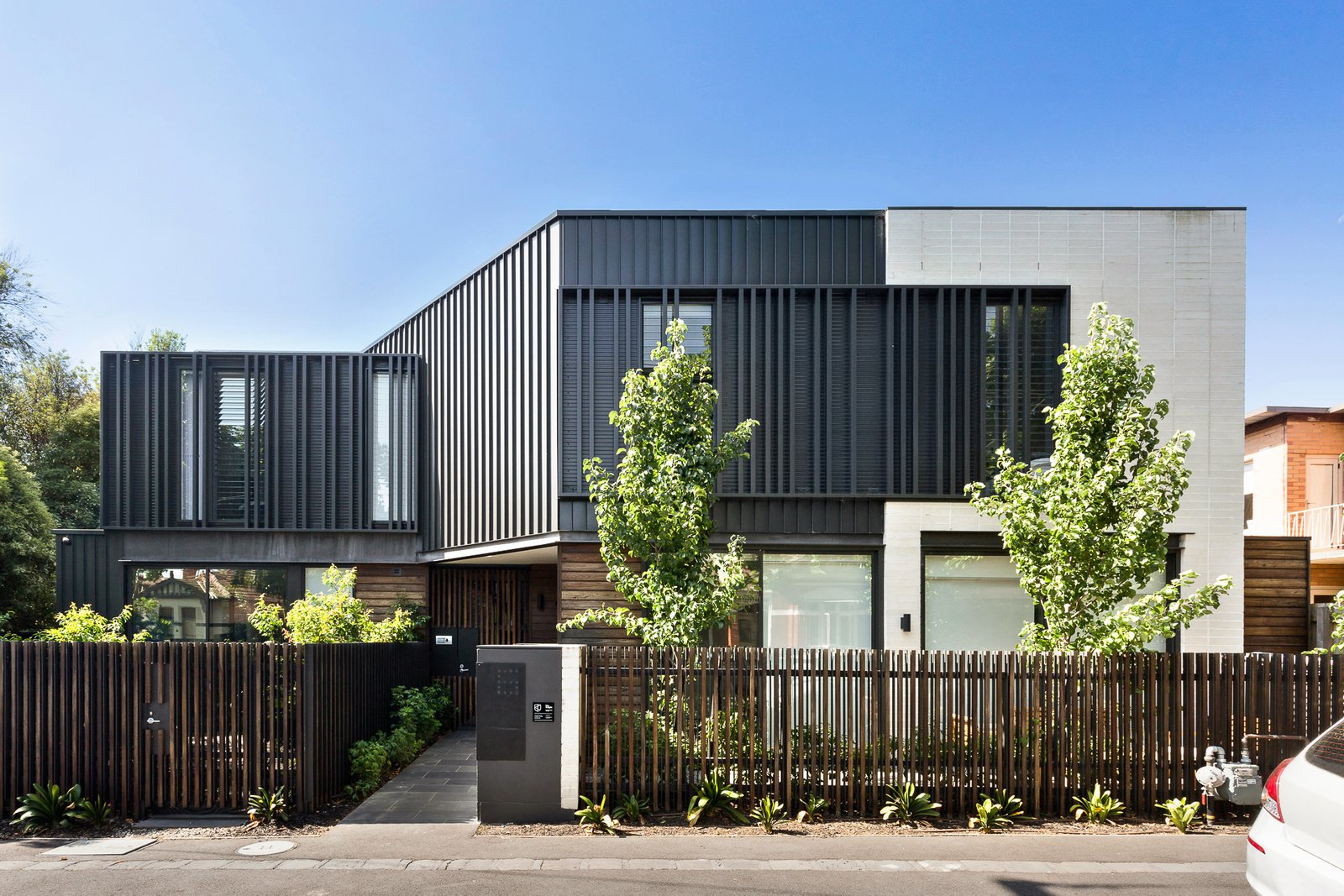 Gallery: 8/6 Charlotte Place