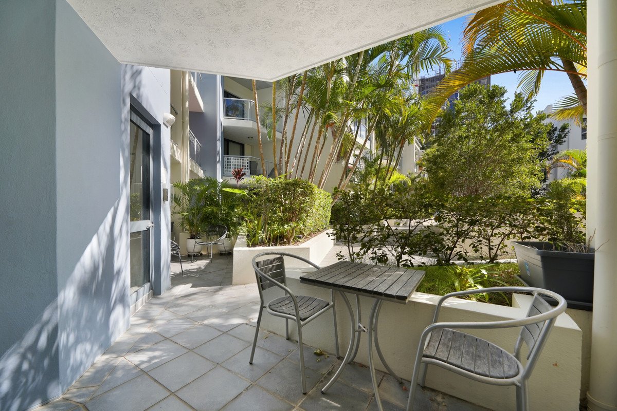 8/6 Fifth Avenue Burleigh Heads 6