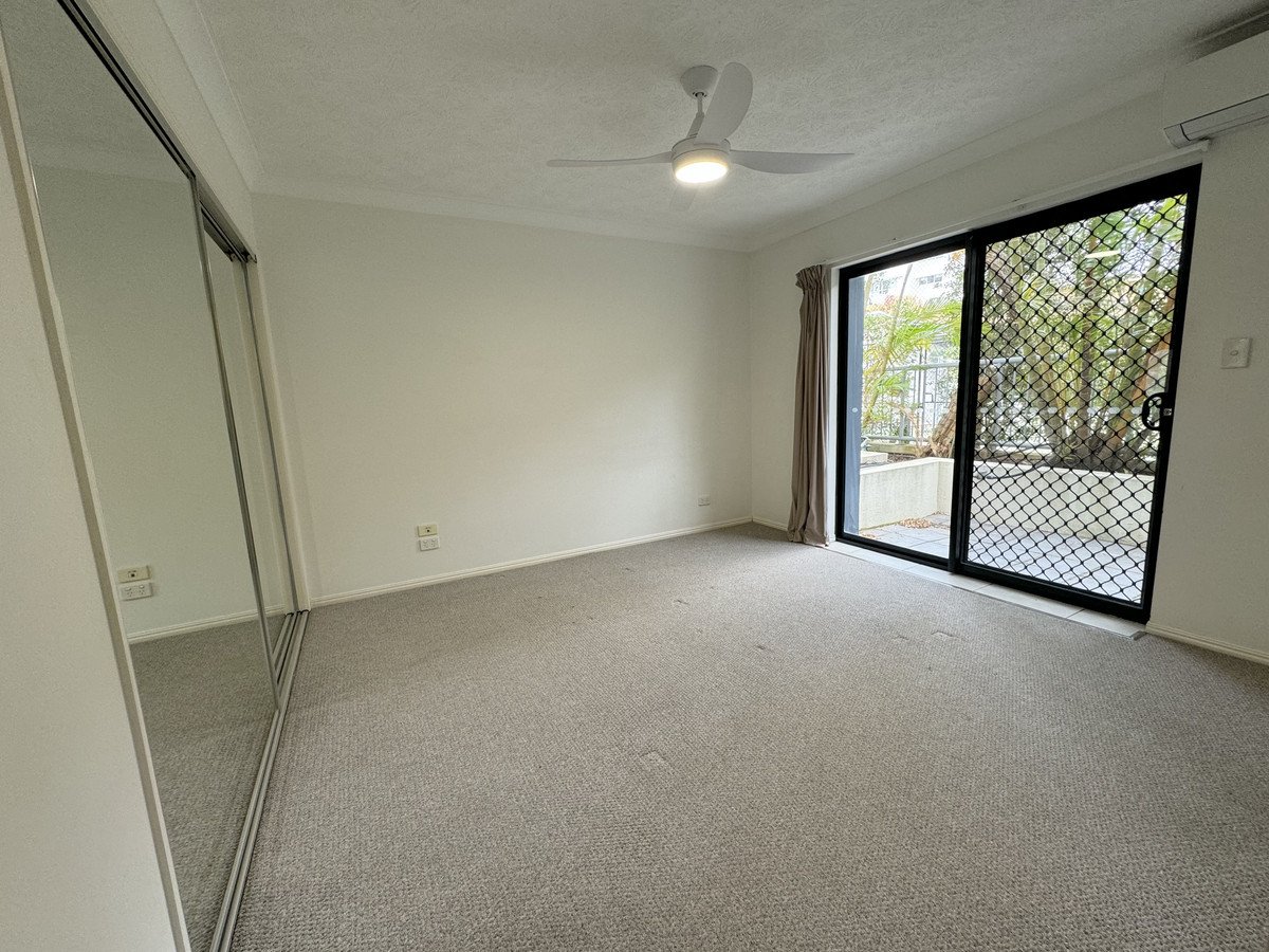8/6 Fifth Avenue Burleigh Heads 12