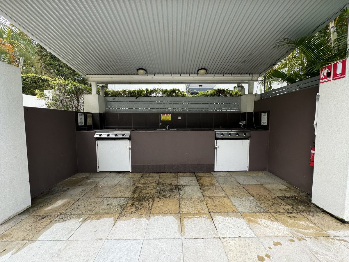 8/6 Fifth Avenue Burleigh Heads 16