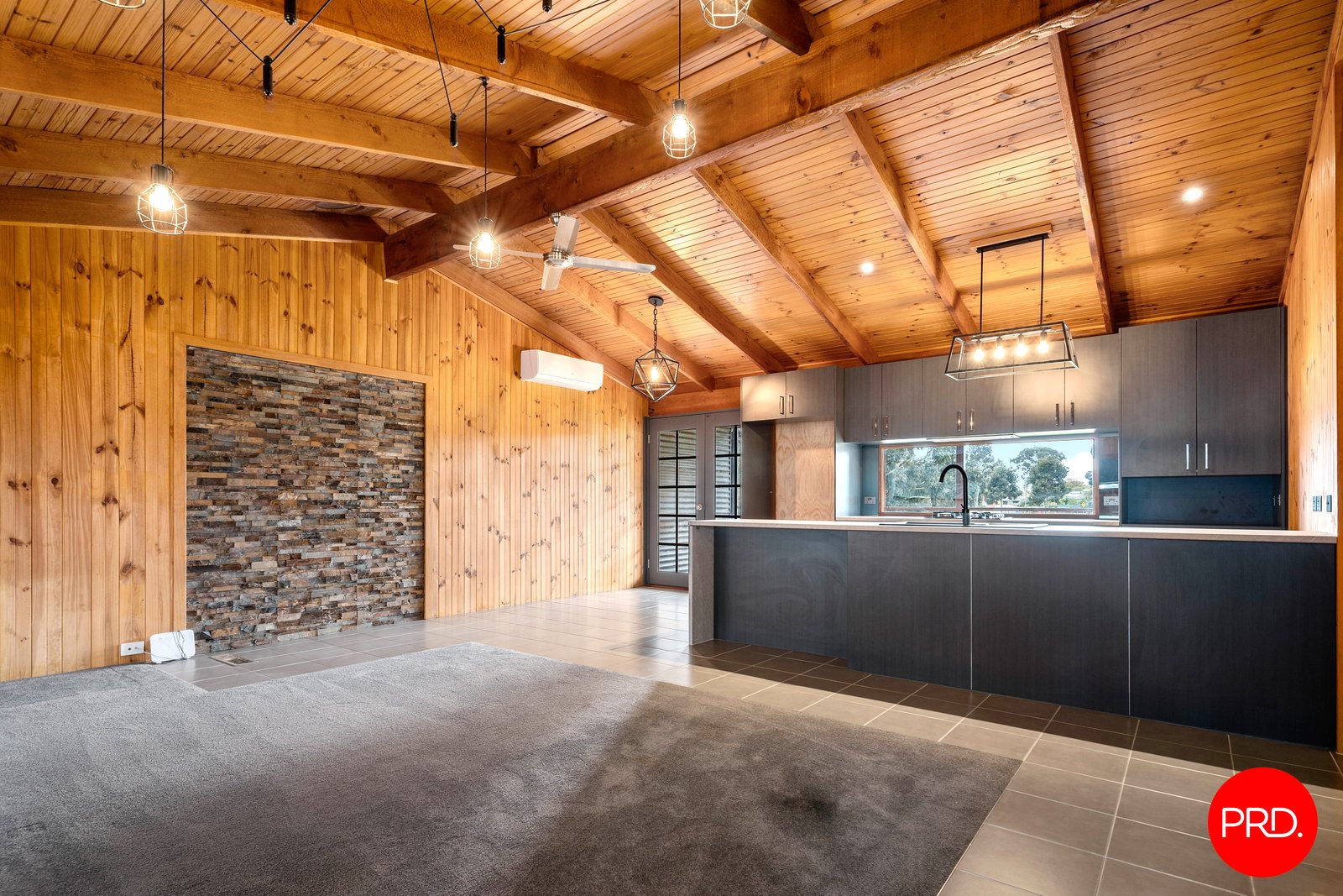 86 Happy Valley Road LONG GULLY 3