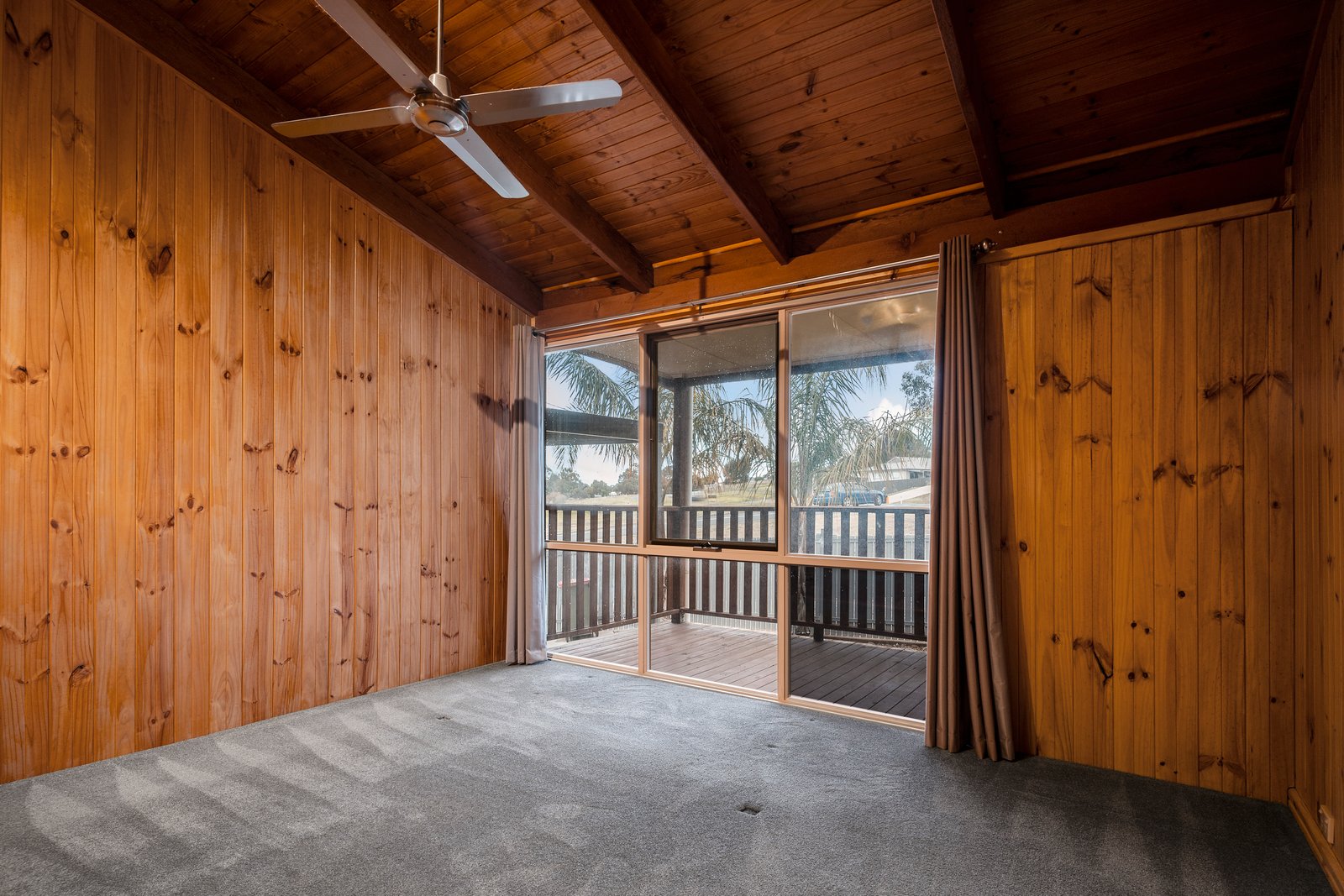 86 Happy Valley Road LONG GULLY 7