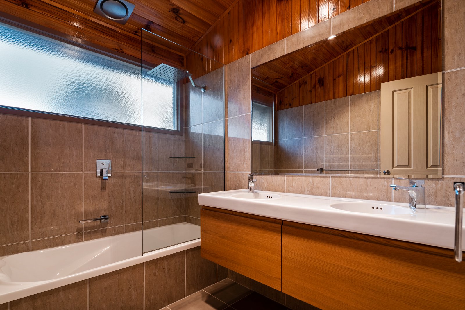 86 Happy Valley Road LONG GULLY 10