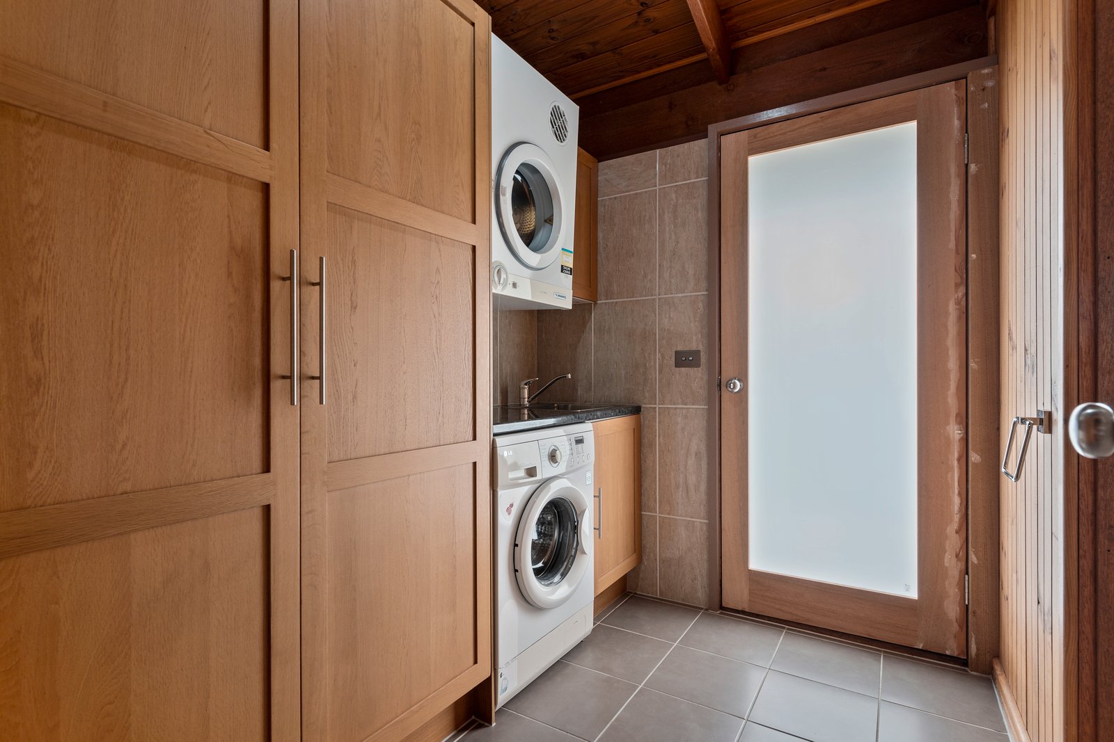 86 Happy Valley Road LONG GULLY 11