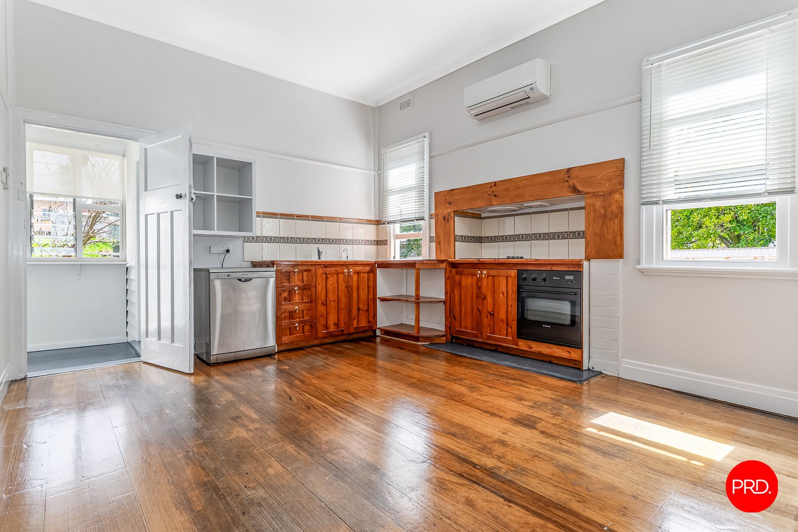 86 Havlin St W  QUARRY HILL 4