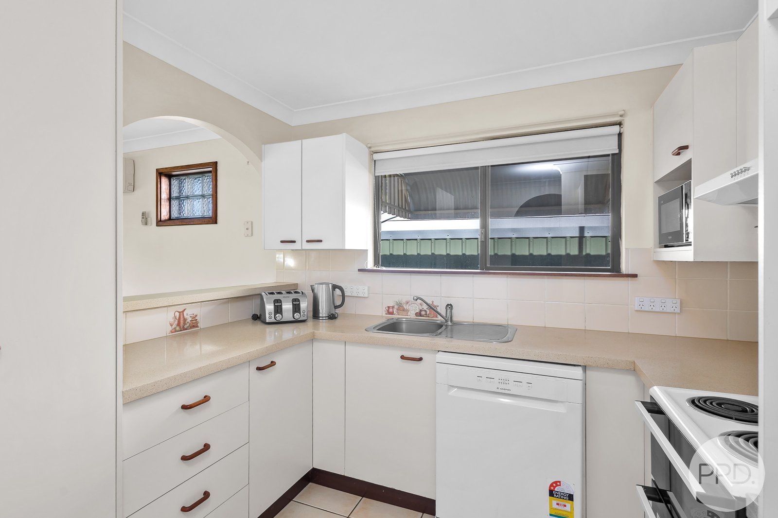 86 Horace Street SHOAL BAY 8