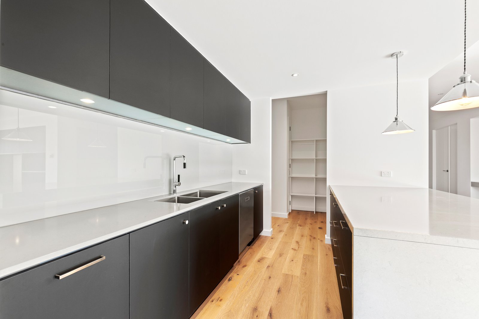 Gallery: 86 Ludstone Street