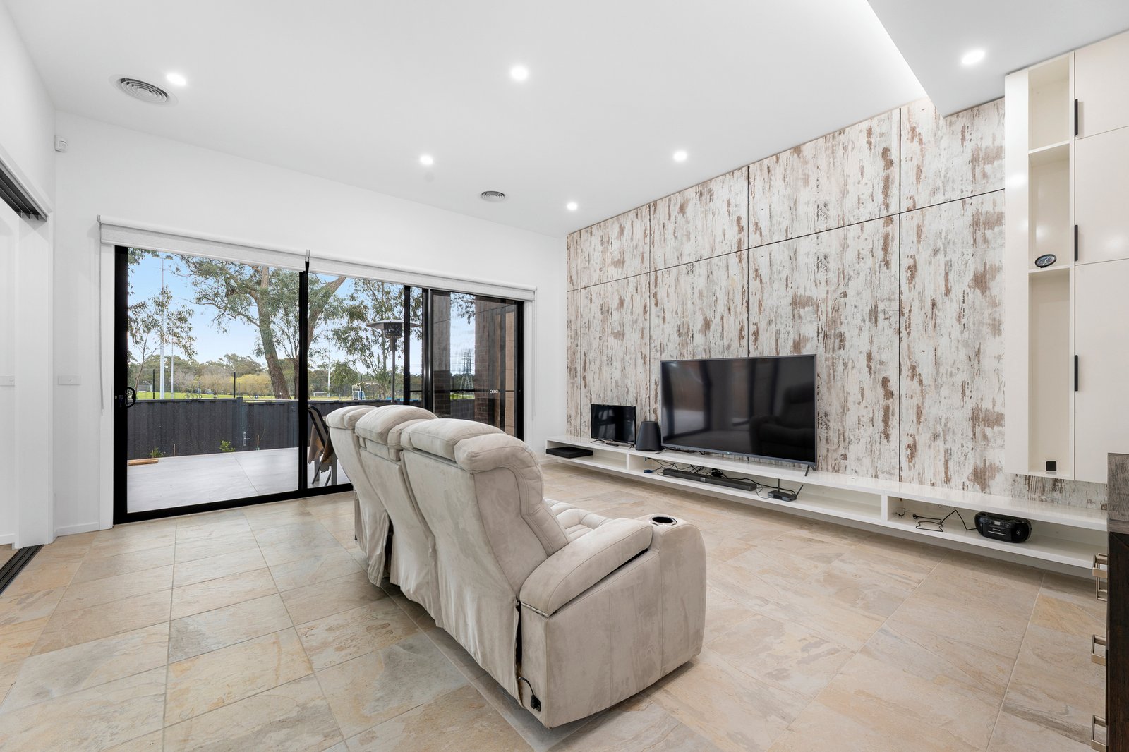Gallery: 86 Mary Avenue