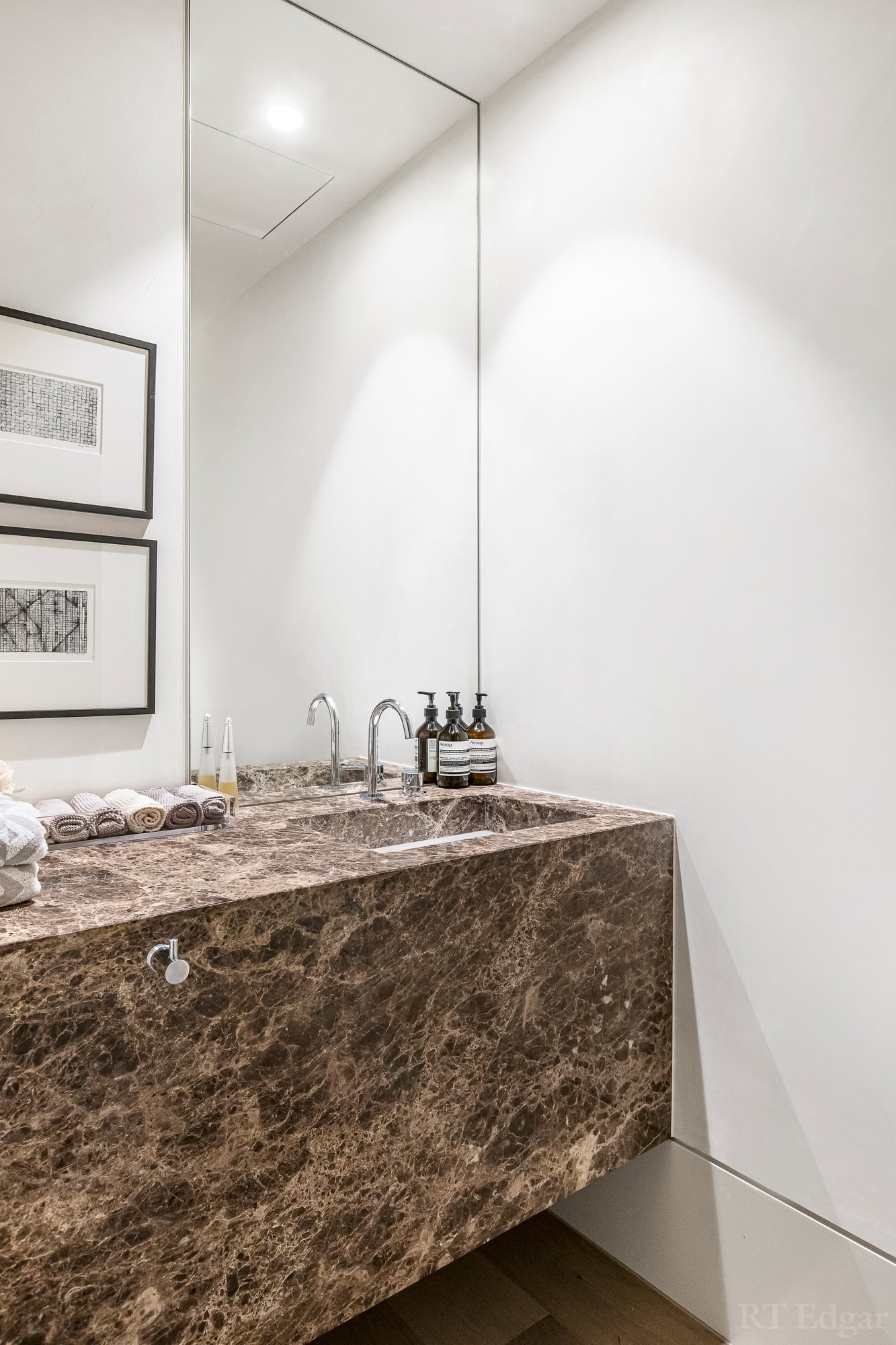 Real Estate and Property in 8/6 Mathoura Road, Toorak, VIC