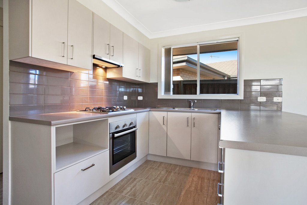 86 McKeachie Drive ABERGLASSLYN 2