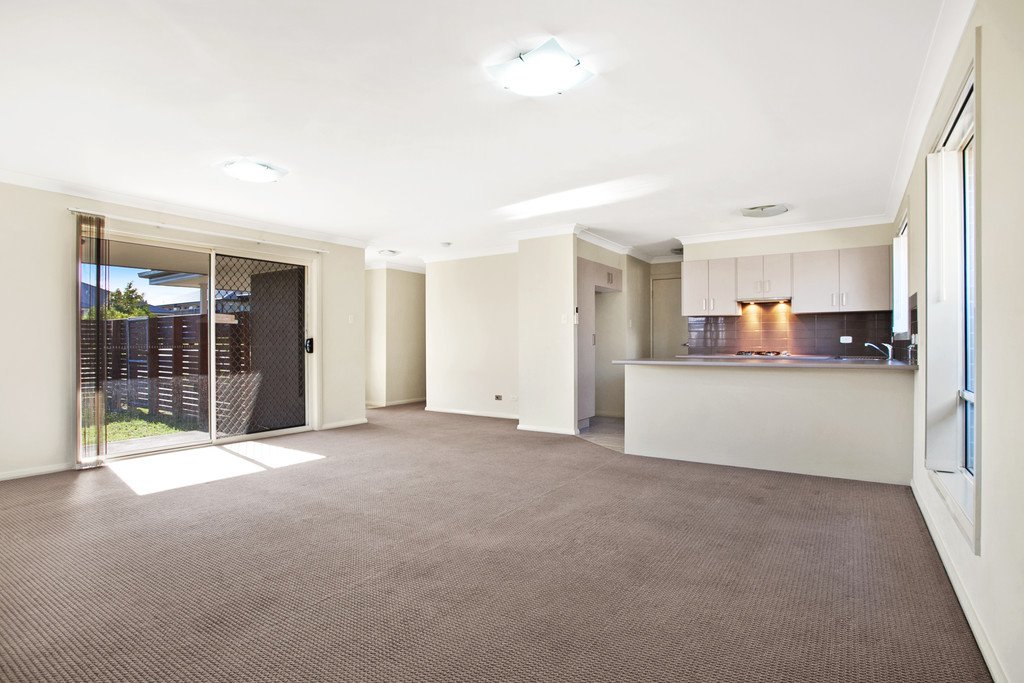 86 McKeachie Drive ABERGLASSLYN 3