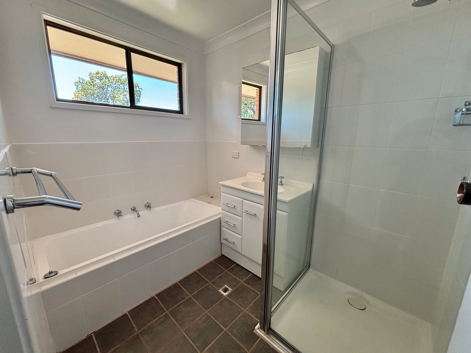 86 McRae Street TAMWORTH 12