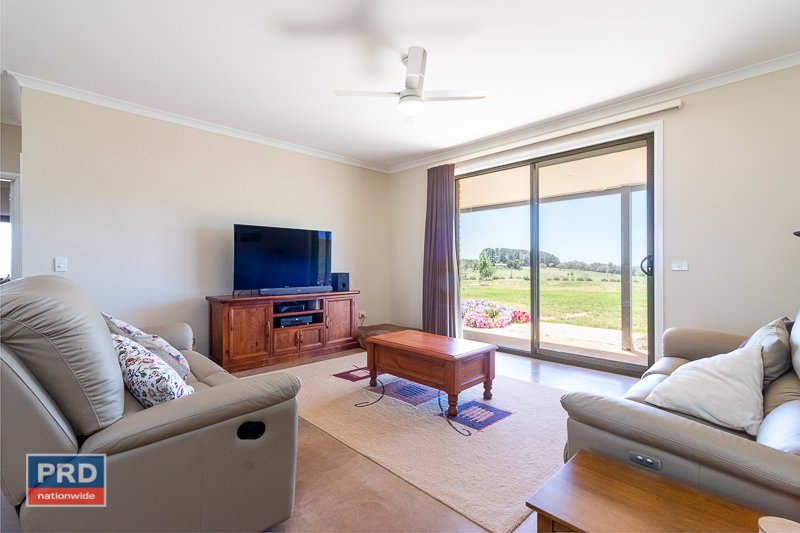 86 Neils Creek Road BUNGENDORE 17