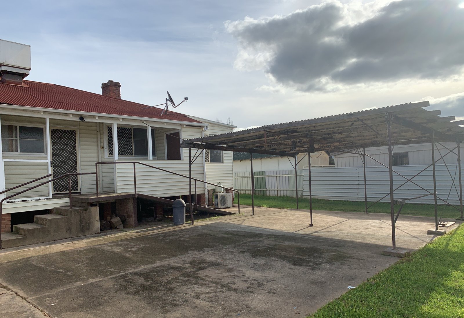 86 Russell Street TUMUT 5