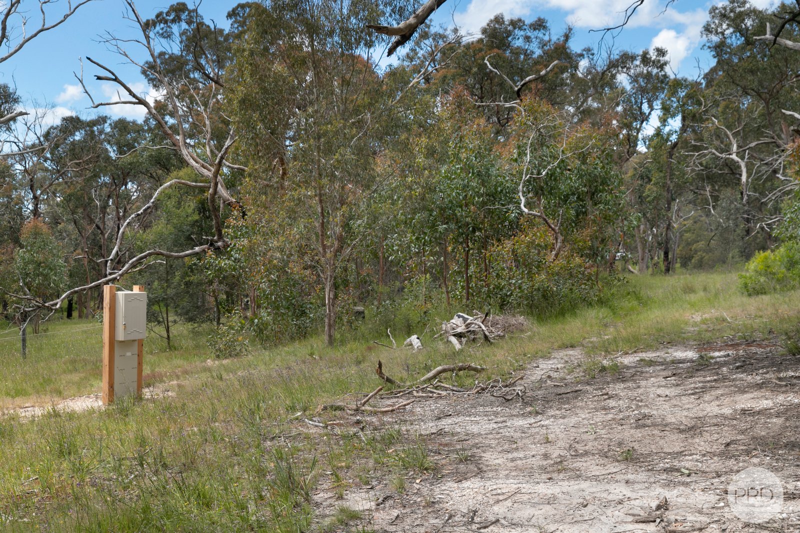 86 Station Lane CARNGHAM 8