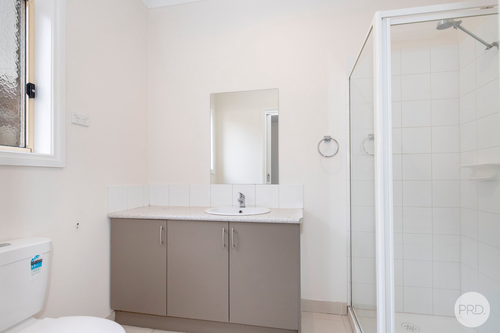 8/6 Thompson Street BROWN HILL 3