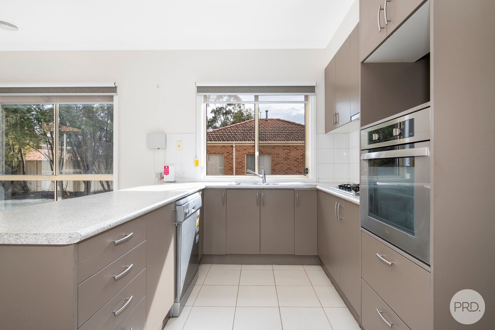 8/6 Thompson Street BROWN HILL 6