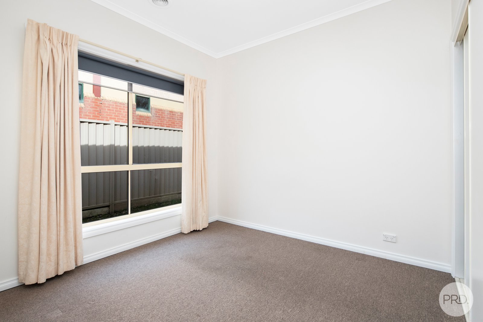 8/6 Thompson Street BROWN HILL 12