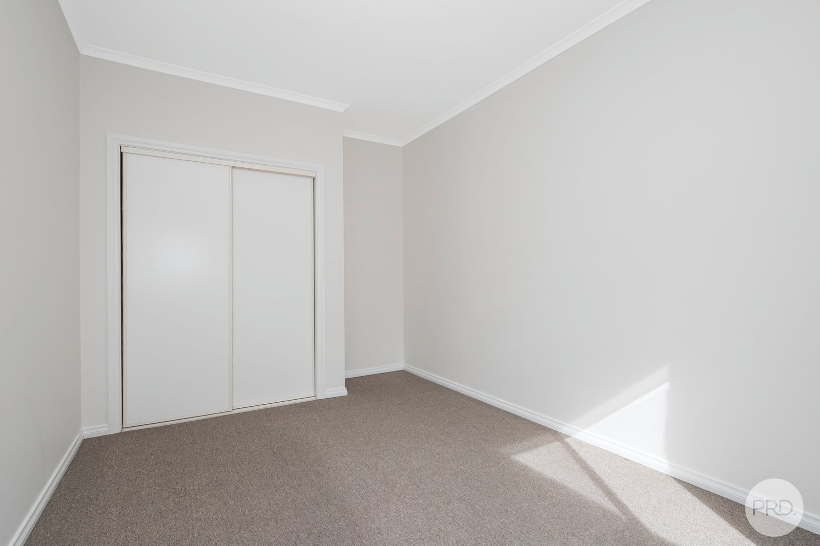 8/6 Thompson Street BROWN HILL 13