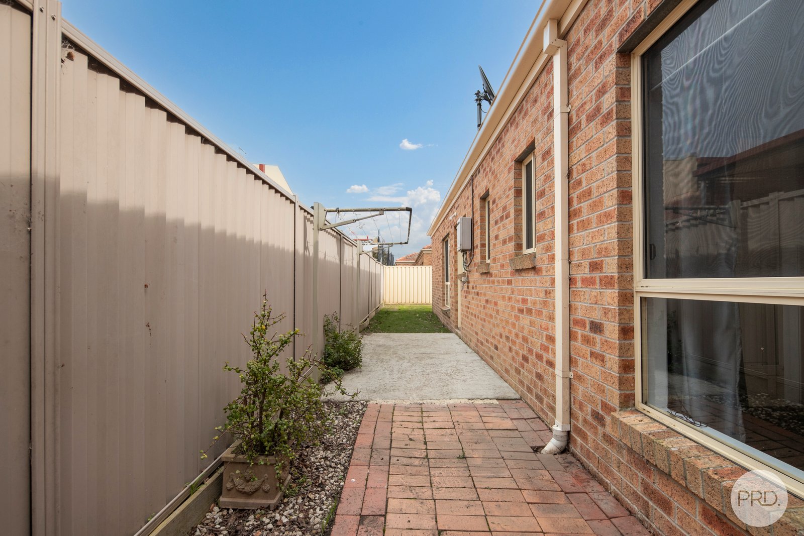 8/6 Thompson Street BROWN HILL 15