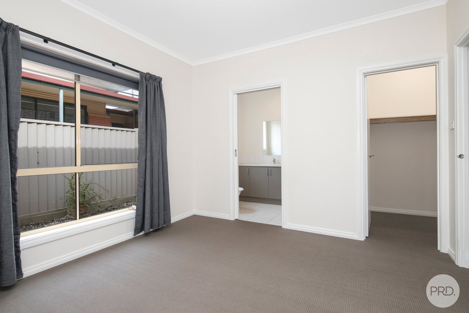 8/6 Thompson Street BROWN HILL 2