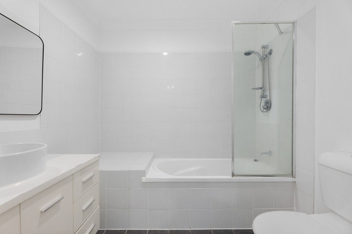 8/6 Tibbing Street Nerang 11