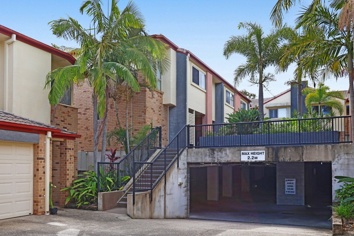 8/6 Tibbing Street Nerang 17