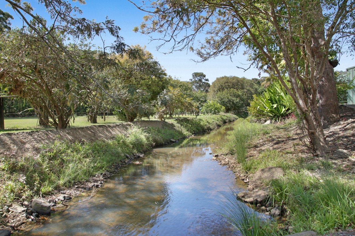 86 Valley Drive Tallebudgera 3