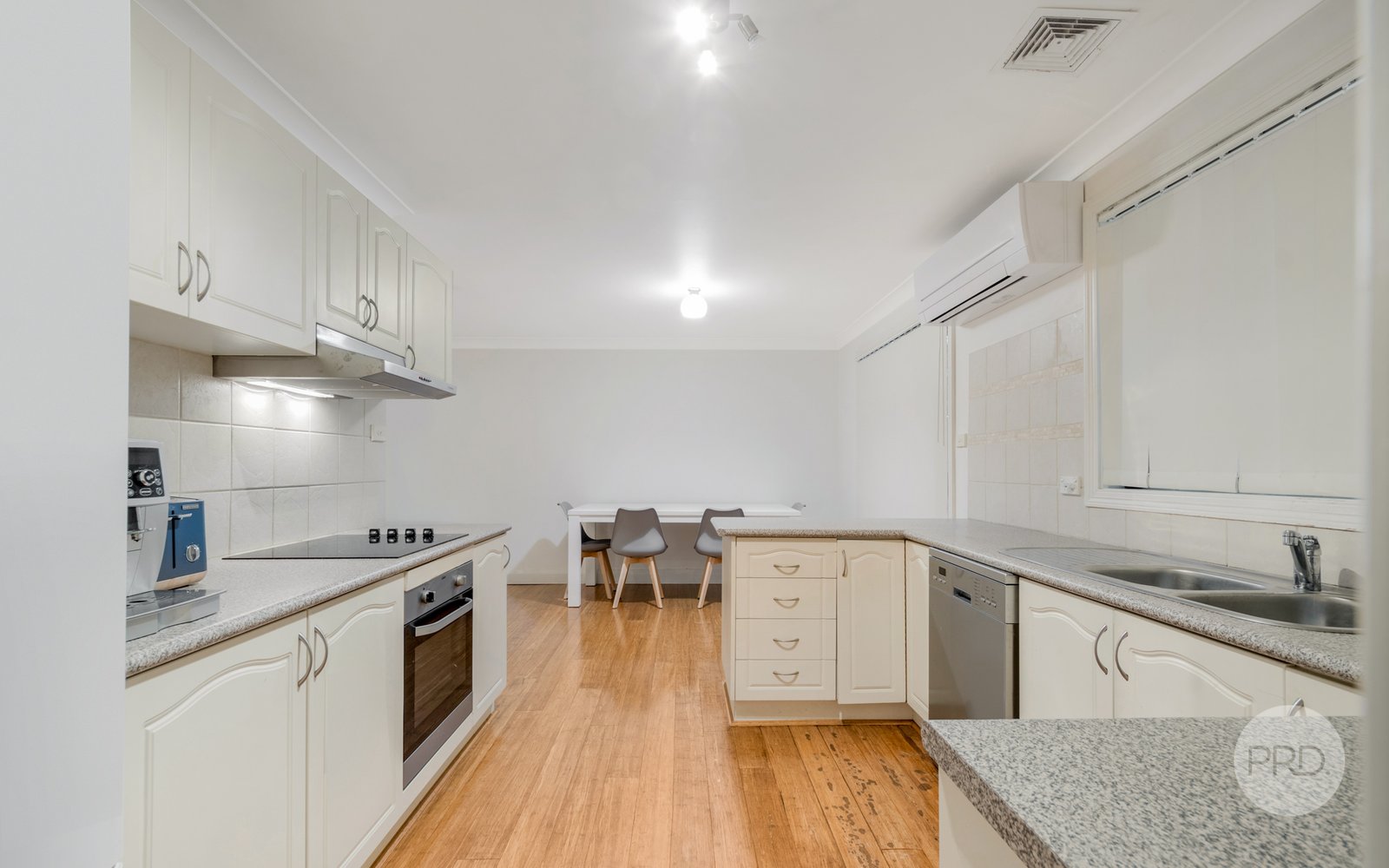 8/60 Great Western Highway EMU PLAINS 6