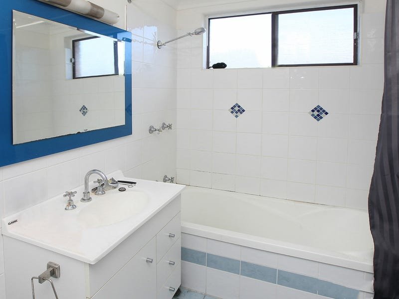 8/61 Azalea Avenue COFFS HARBOUR 2