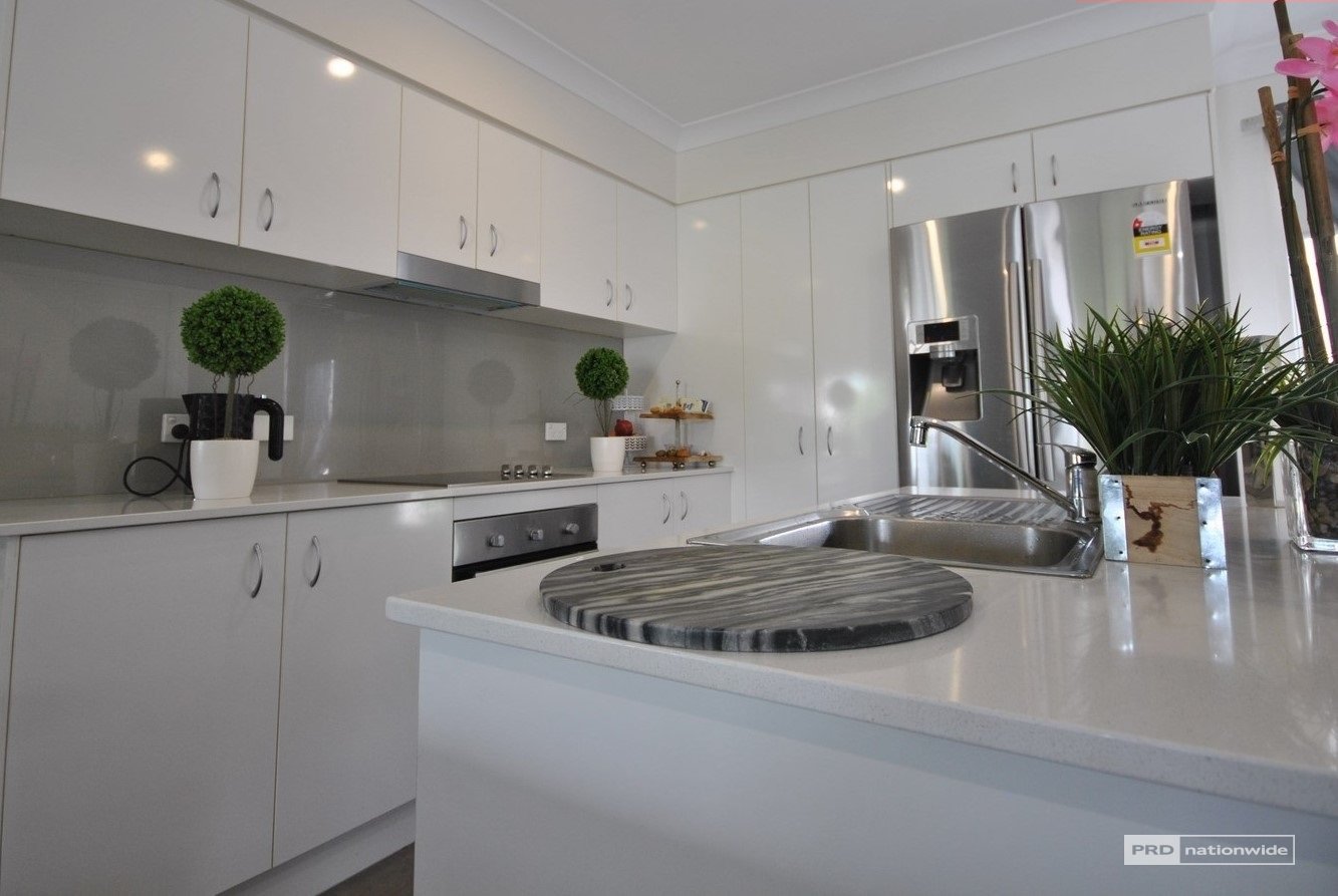 8/61 East Quay Drive BIGGERA WATERS 4