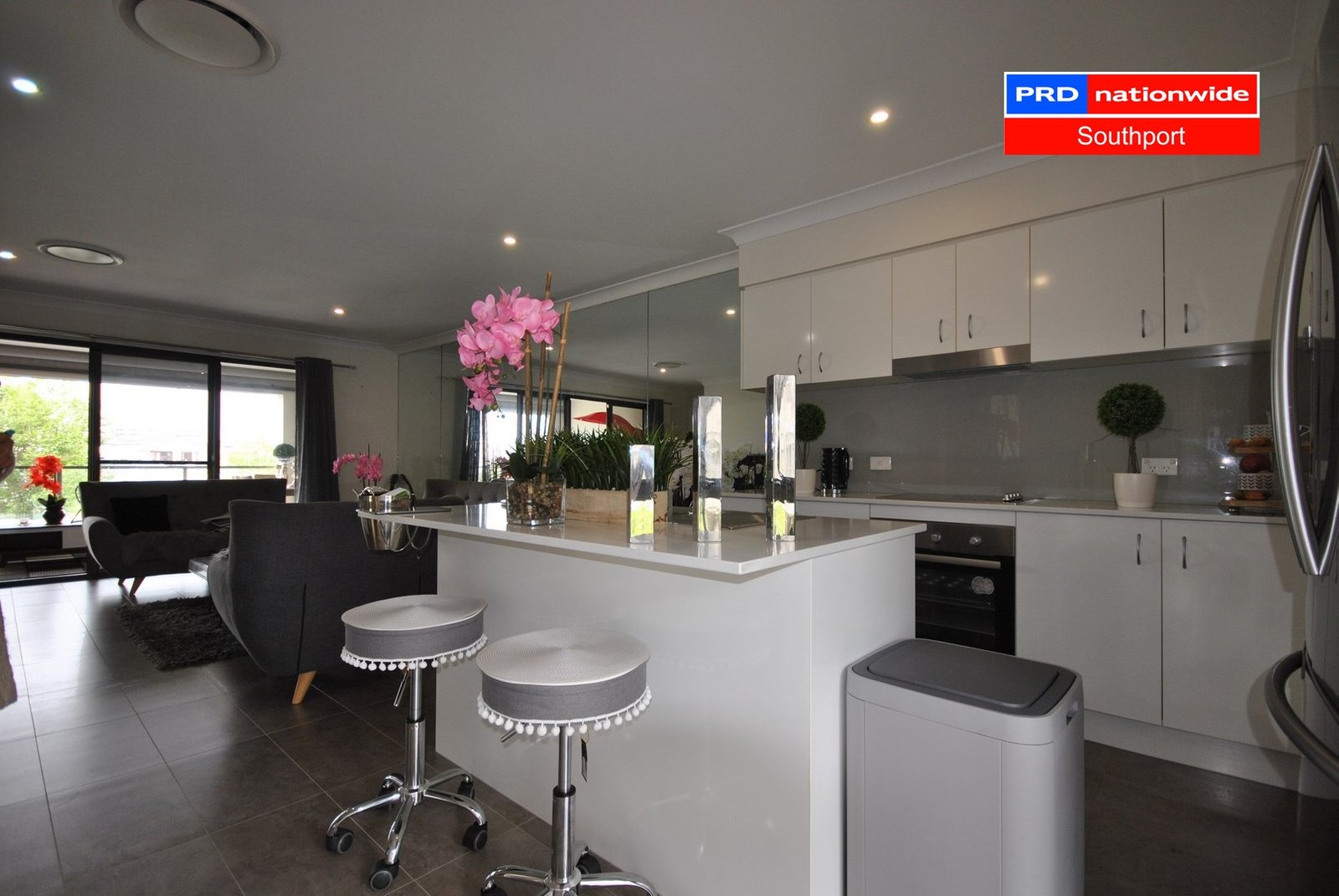 8/61 East Quay Drive BIGGERA WATERS 5